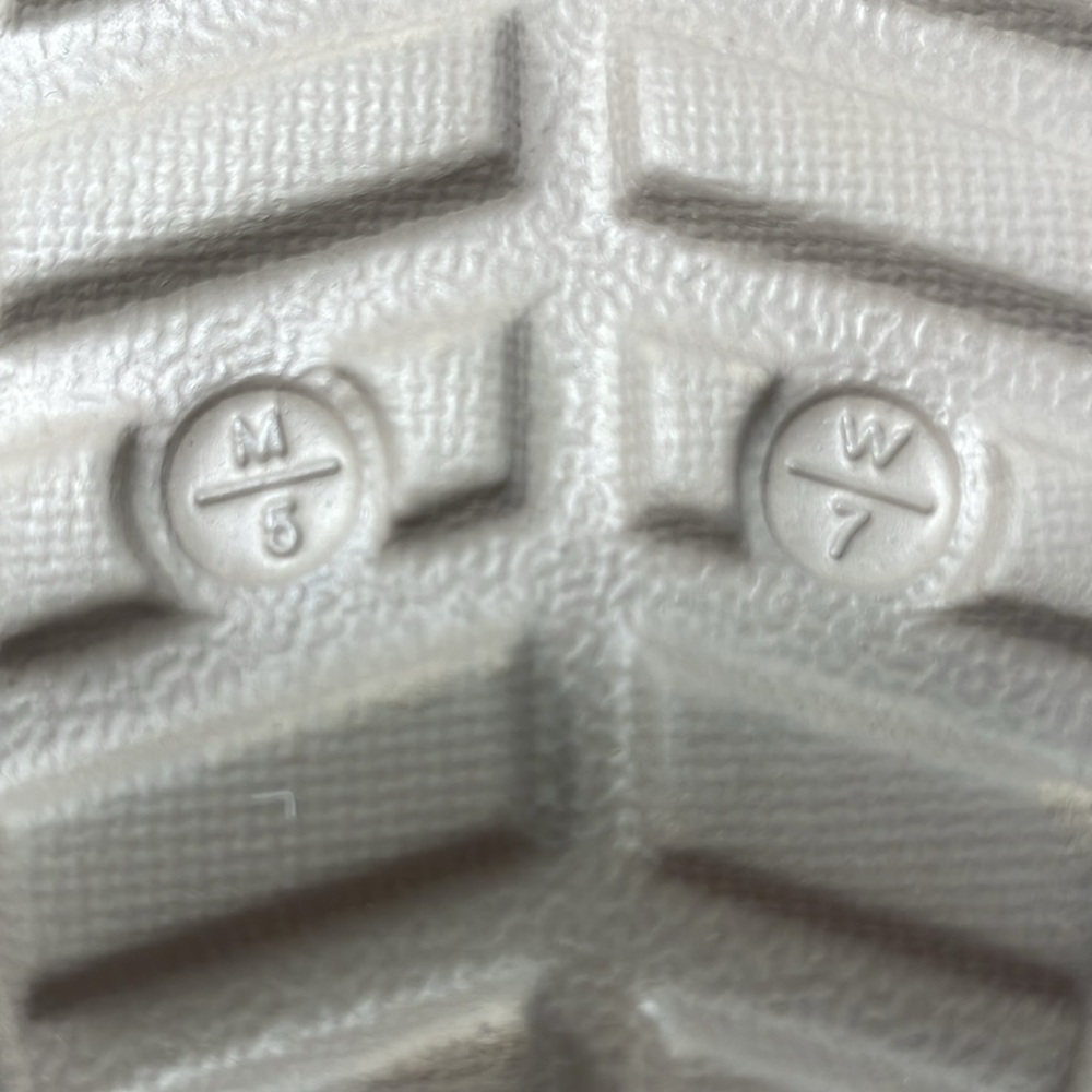 New Crocs Women Brown Shoes Size 7 - Picture 6 of 6
